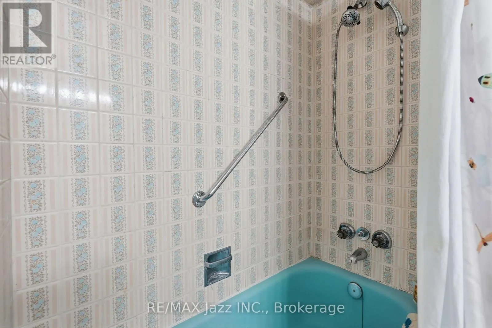346 CONLIN ROAD E