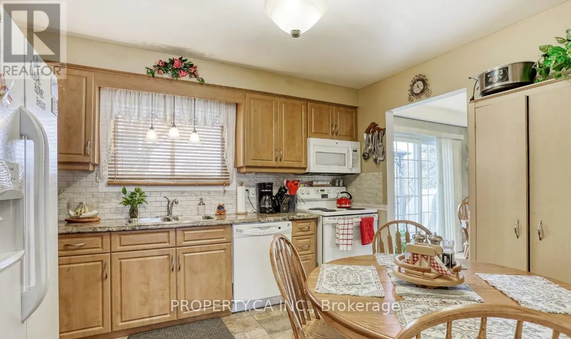 UPPER - 204 MASON DRIVE