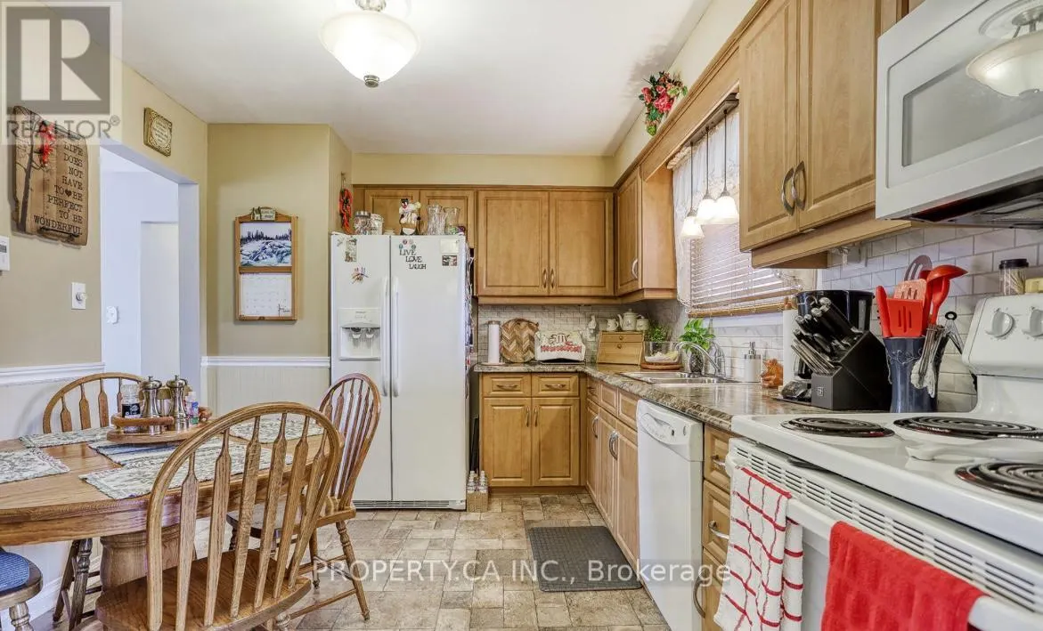 UPPER - 204 MASON DRIVE