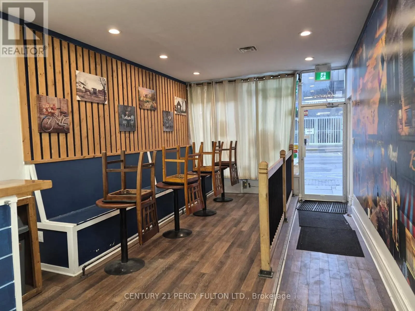 MAIN - 25 SIMCOE STREET S