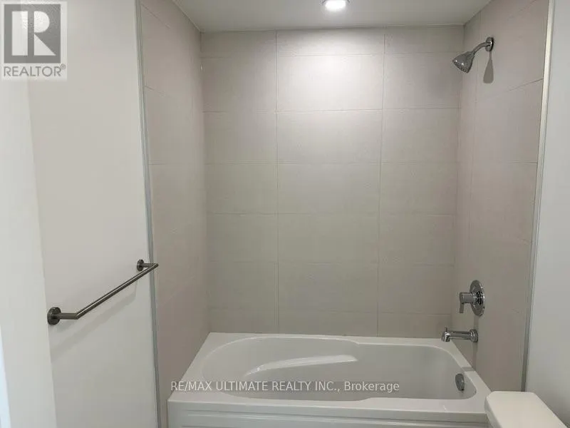 2710 - 2545 SIMCOE STREET N