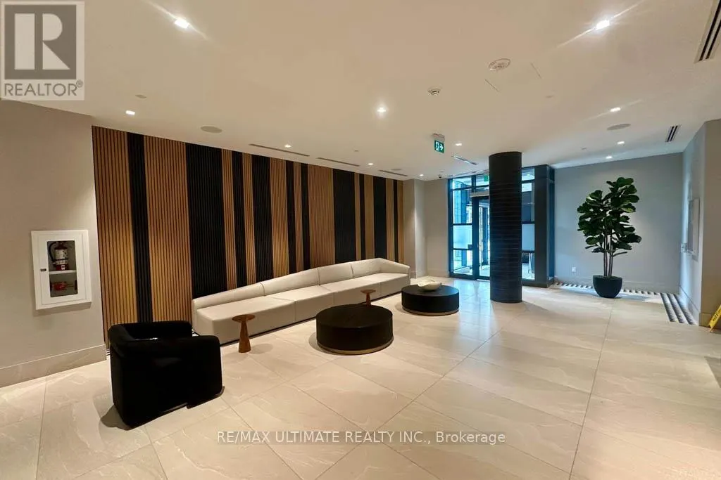 2710 - 2545 SIMCOE STREET N