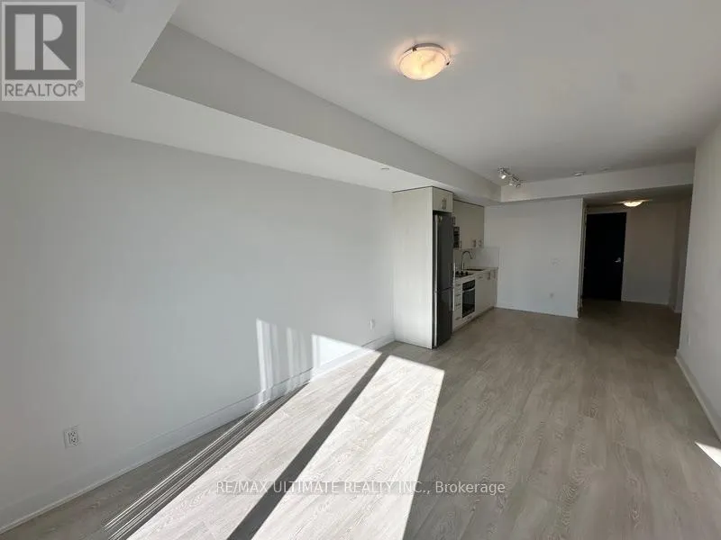 2710 - 2545 SIMCOE STREET N