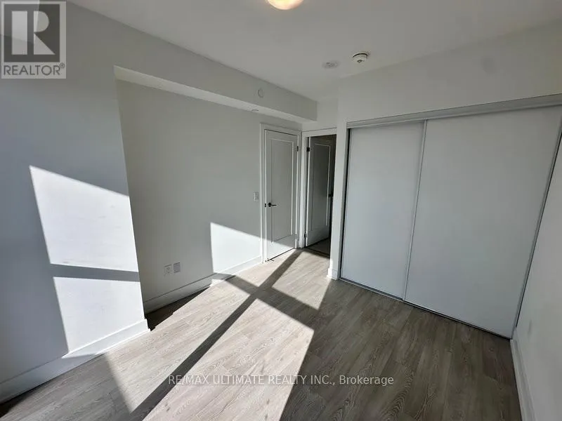 2710 - 2545 SIMCOE STREET N