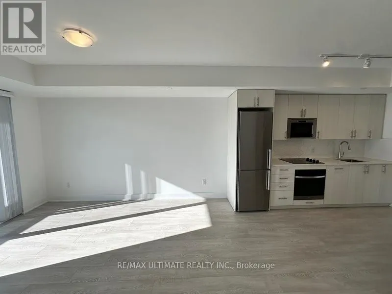 2710 - 2545 SIMCOE STREET N