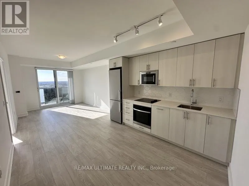 2710 - 2545 SIMCOE STREET N