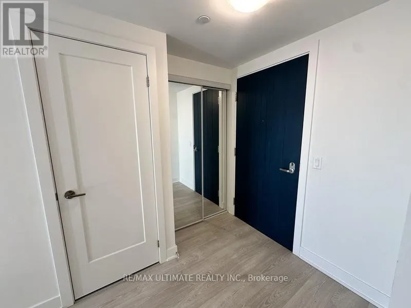 2710 - 2545 SIMCOE STREET N