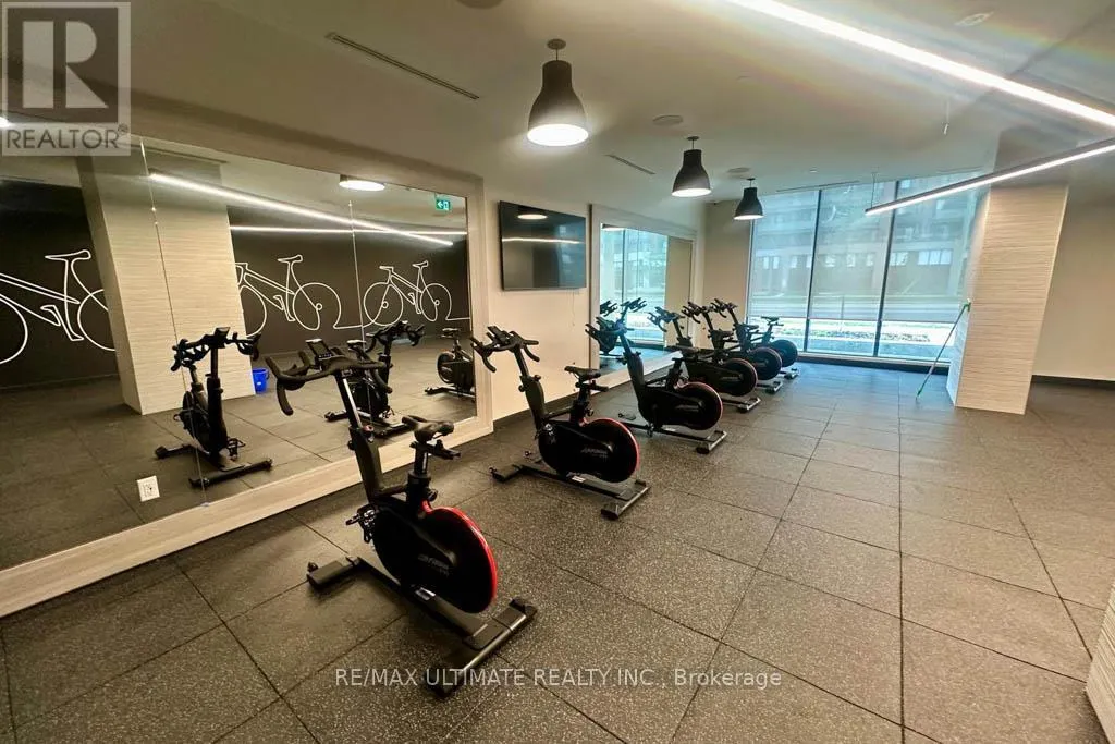 2710 - 2545 SIMCOE STREET N
