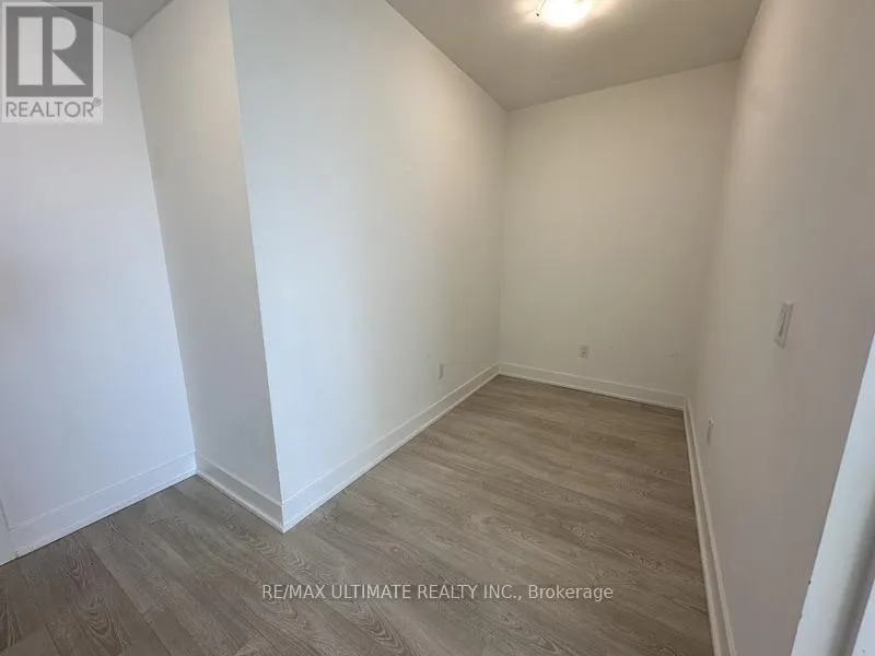 2710 - 2545 SIMCOE STREET N