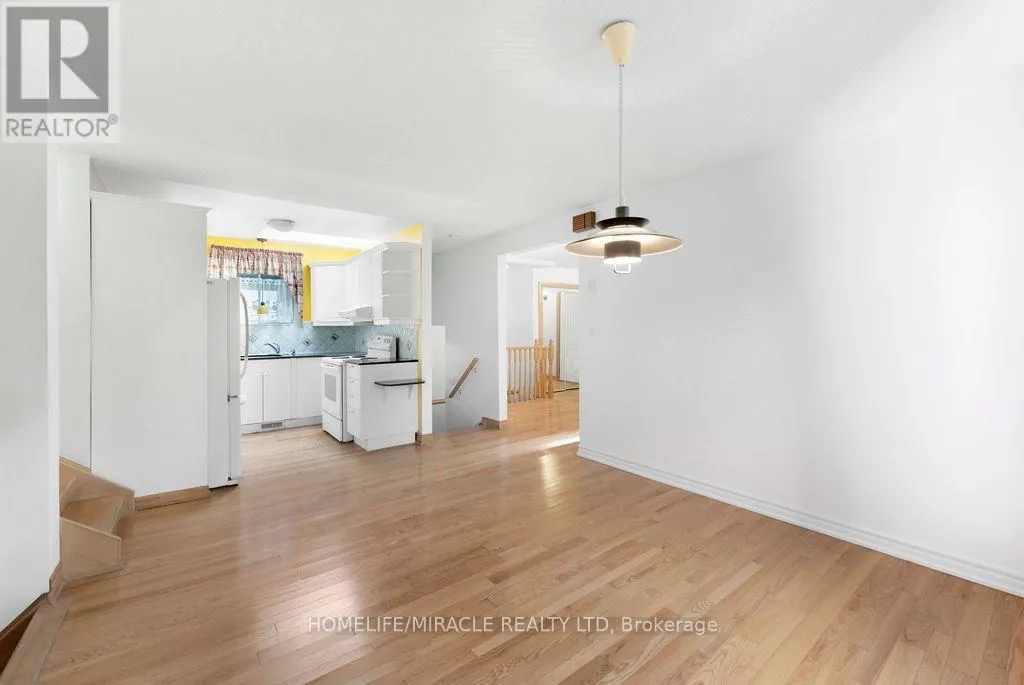 2033 SIMCOE STREET N