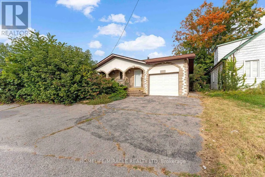 2033 SIMCOE STREET N