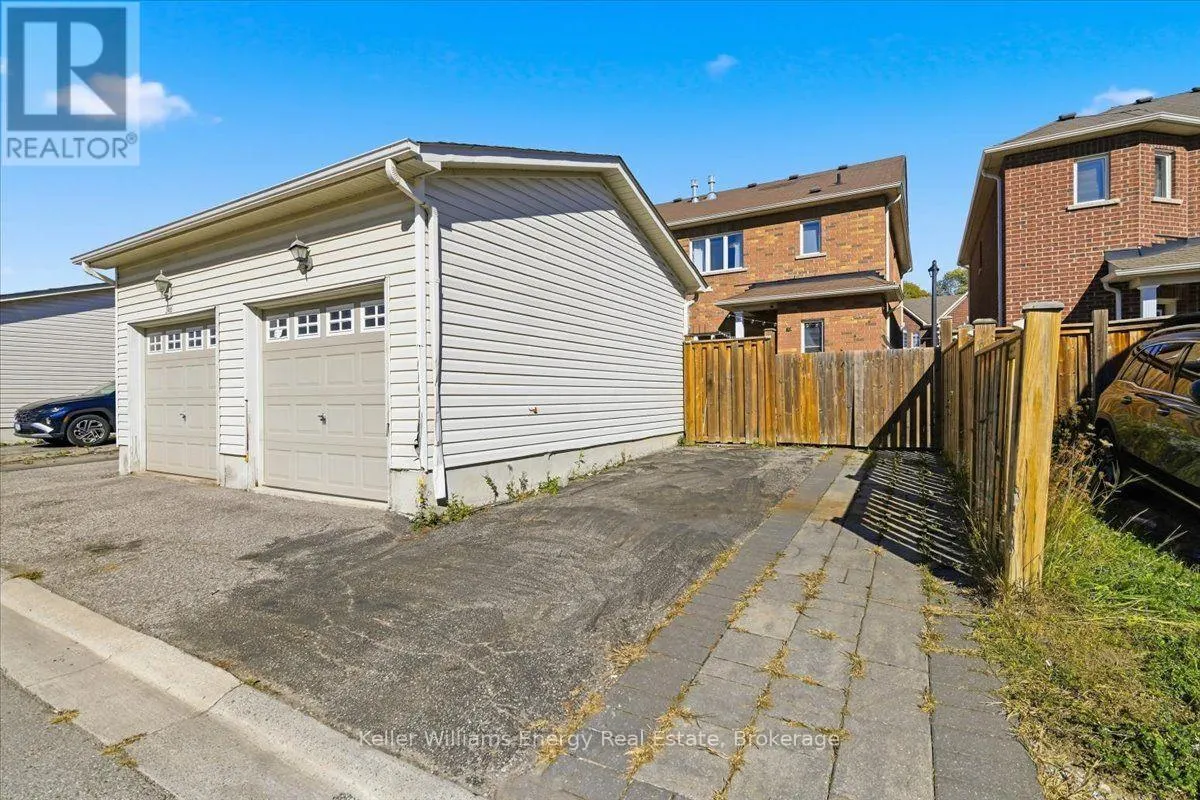 2464 EARL GREY AVENUE