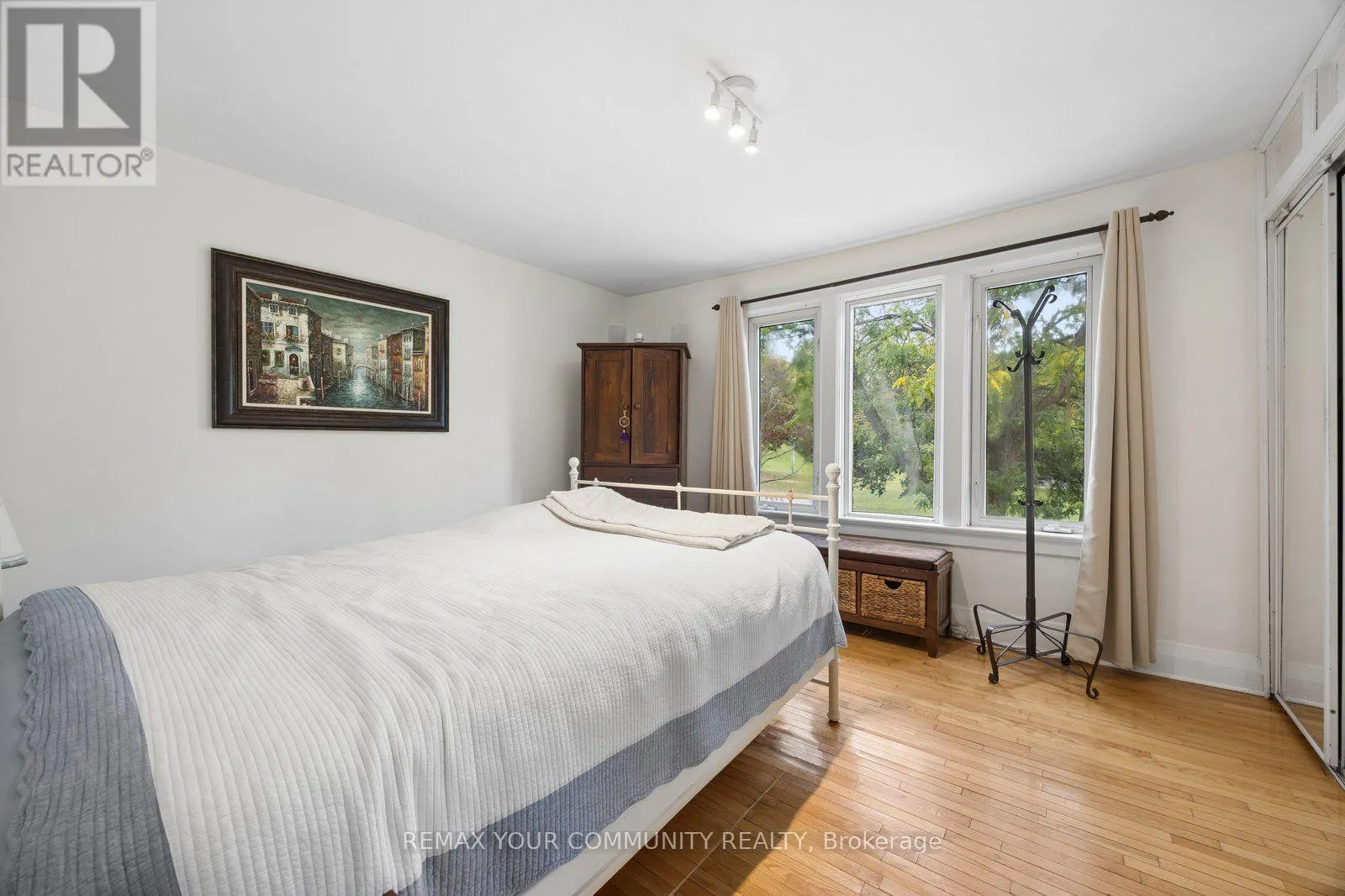 88 WEST LYNN AVENUE