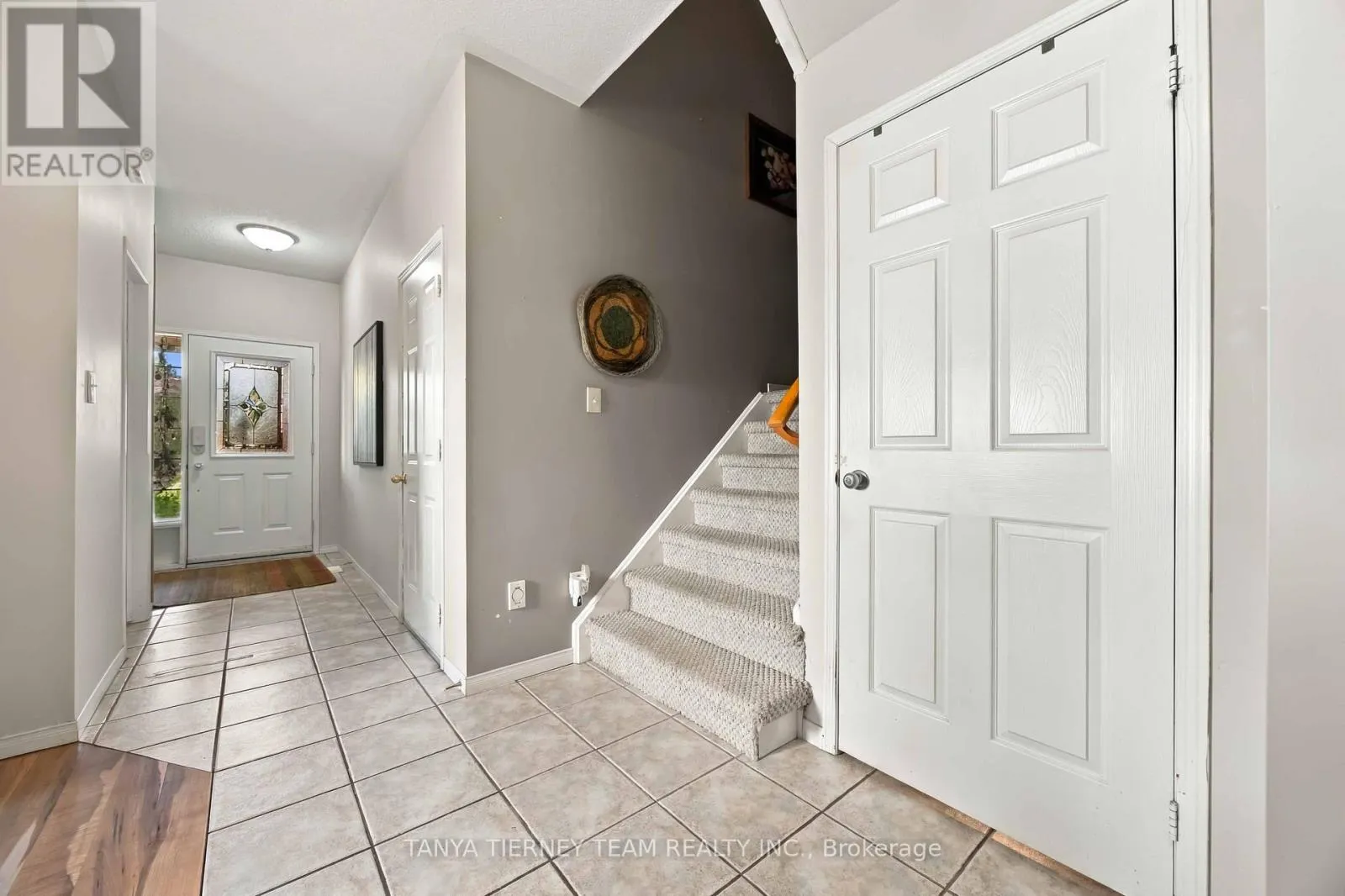 228 SHADOW PLACE
