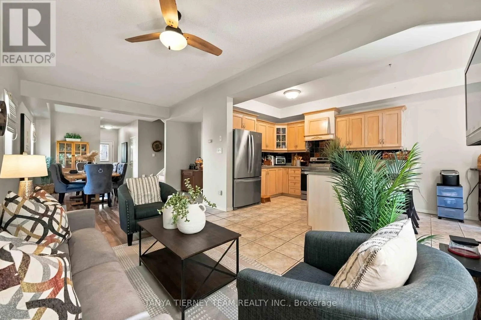 228 SHADOW PLACE
