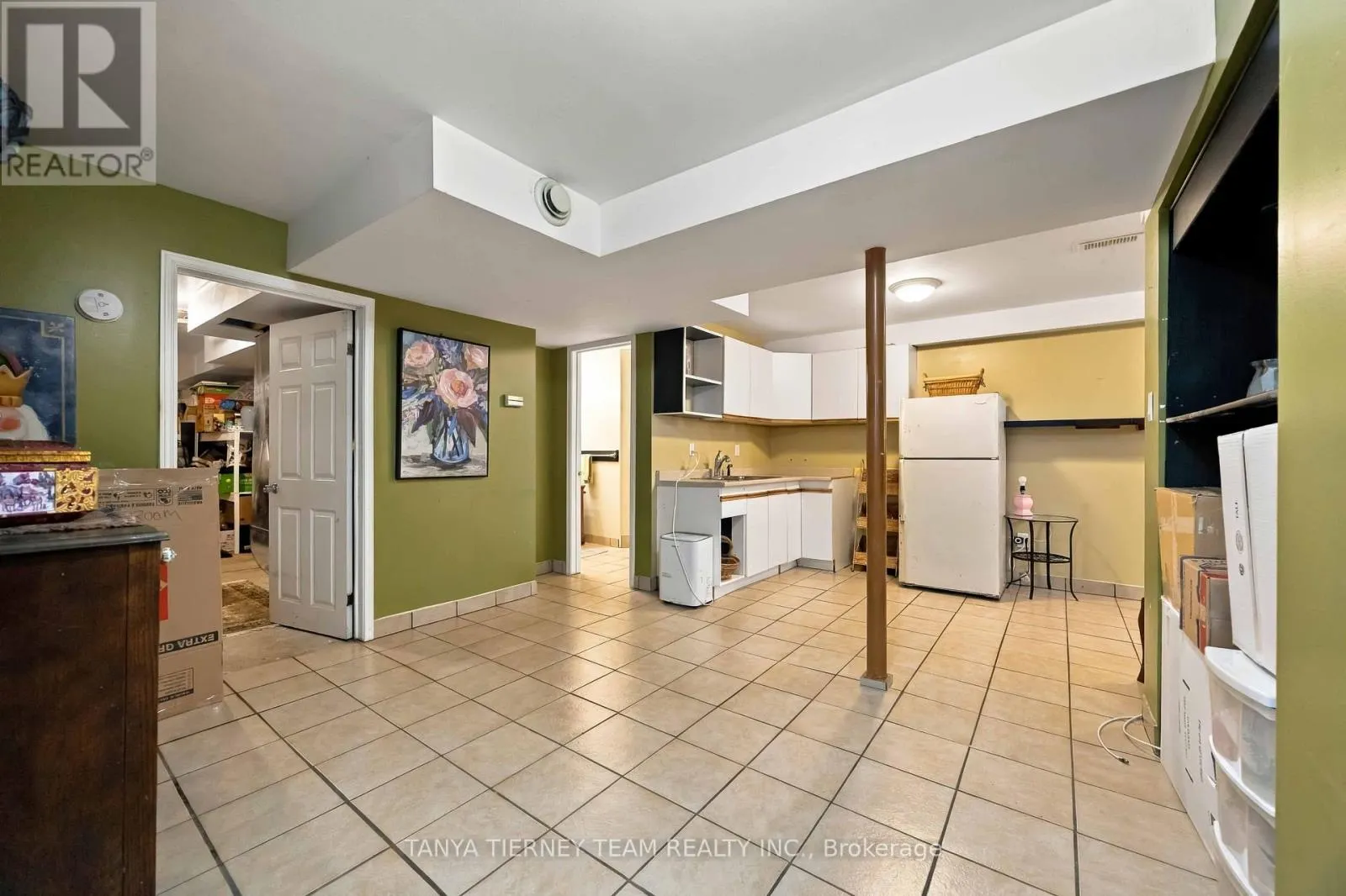 228 SHADOW PLACE