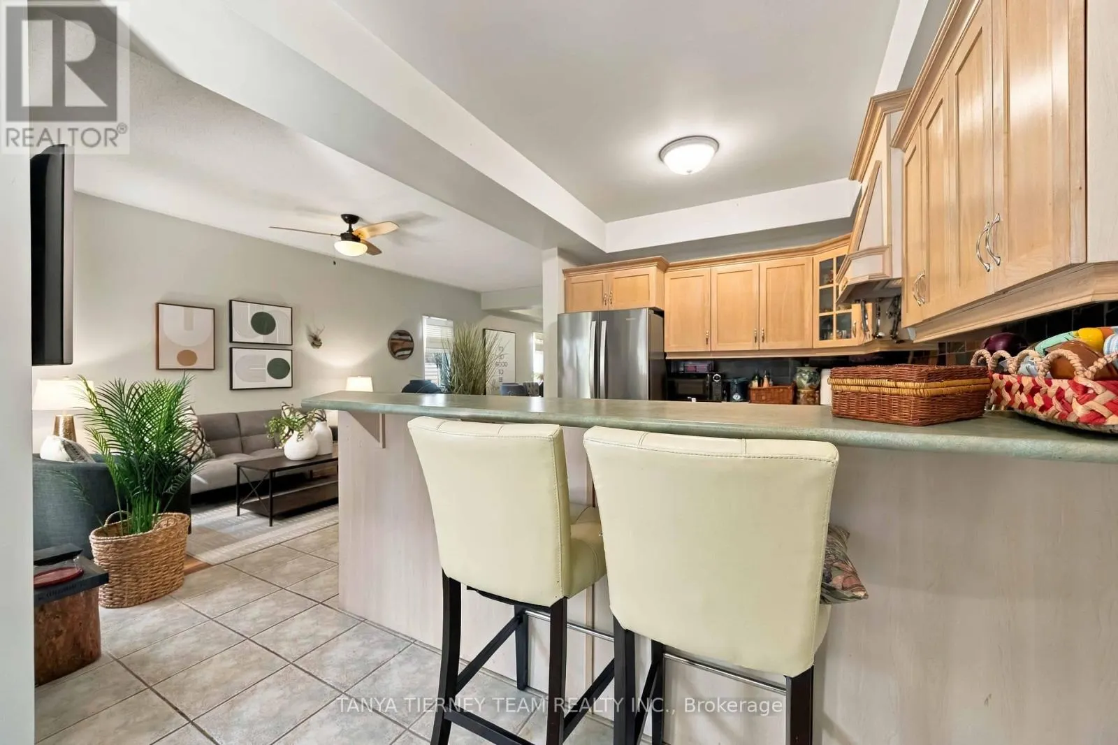 228 SHADOW PLACE