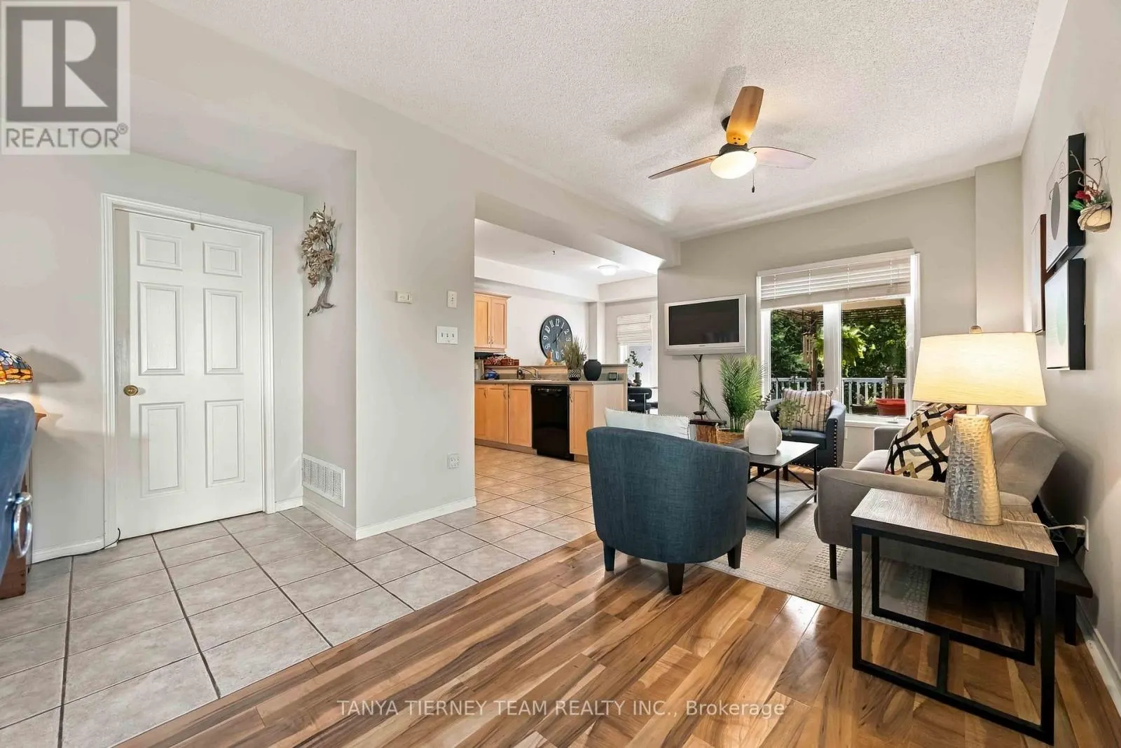 228 SHADOW PLACE