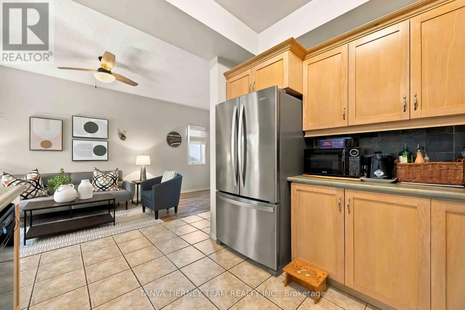 228 SHADOW PLACE