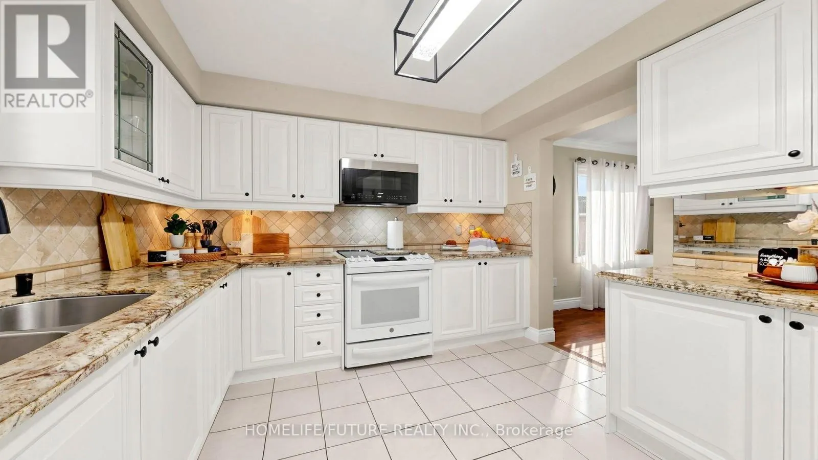 90 BEDELL CRESCENT