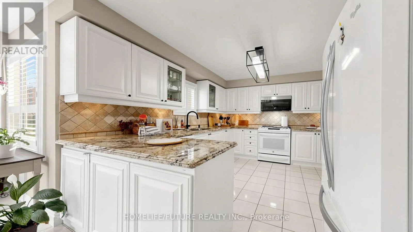 90 BEDELL CRESCENT