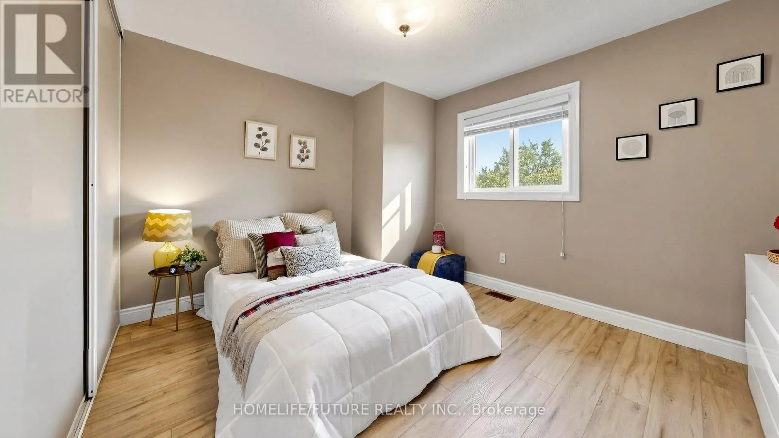 90 BEDELL CRESCENT