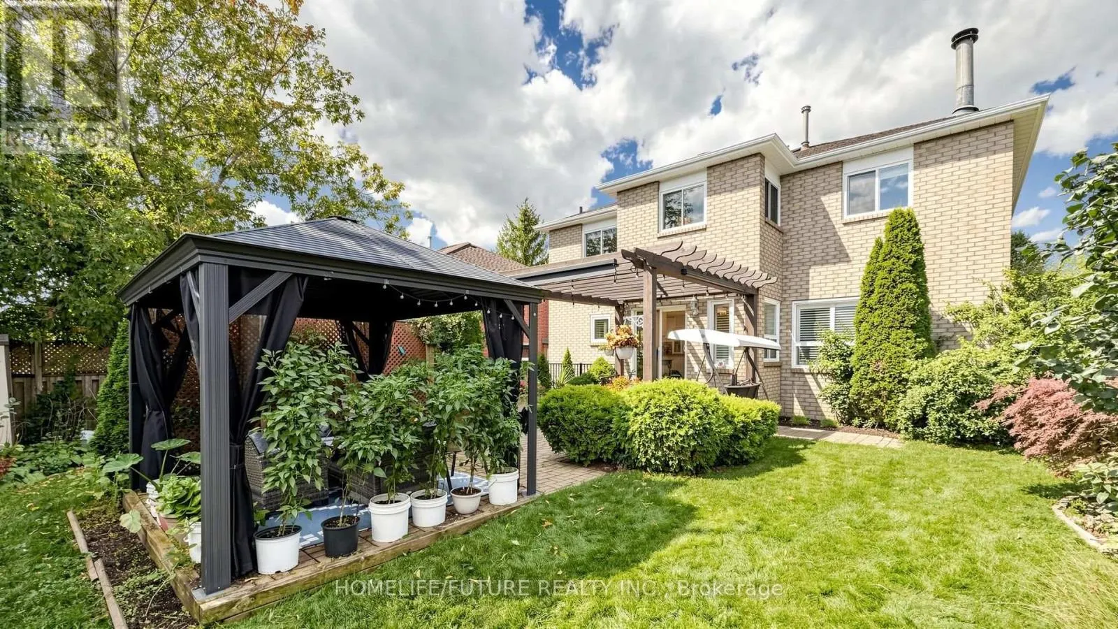 90 BEDELL CRESCENT