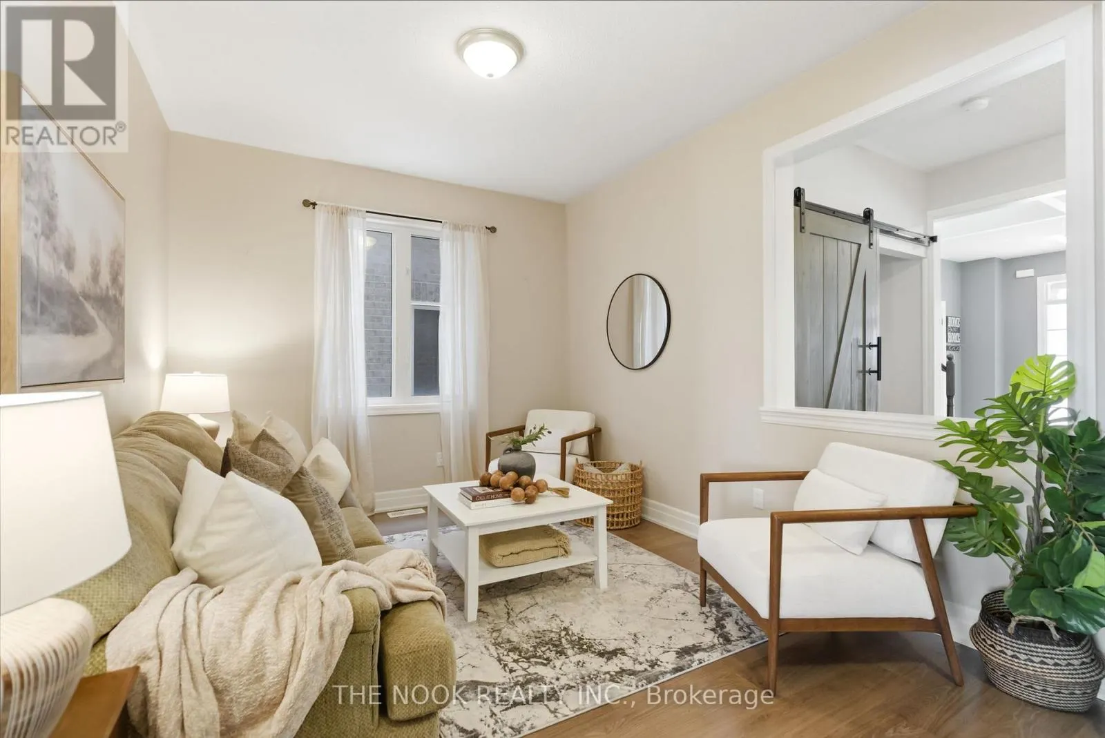 2507 STANDARDBRED DRIVE