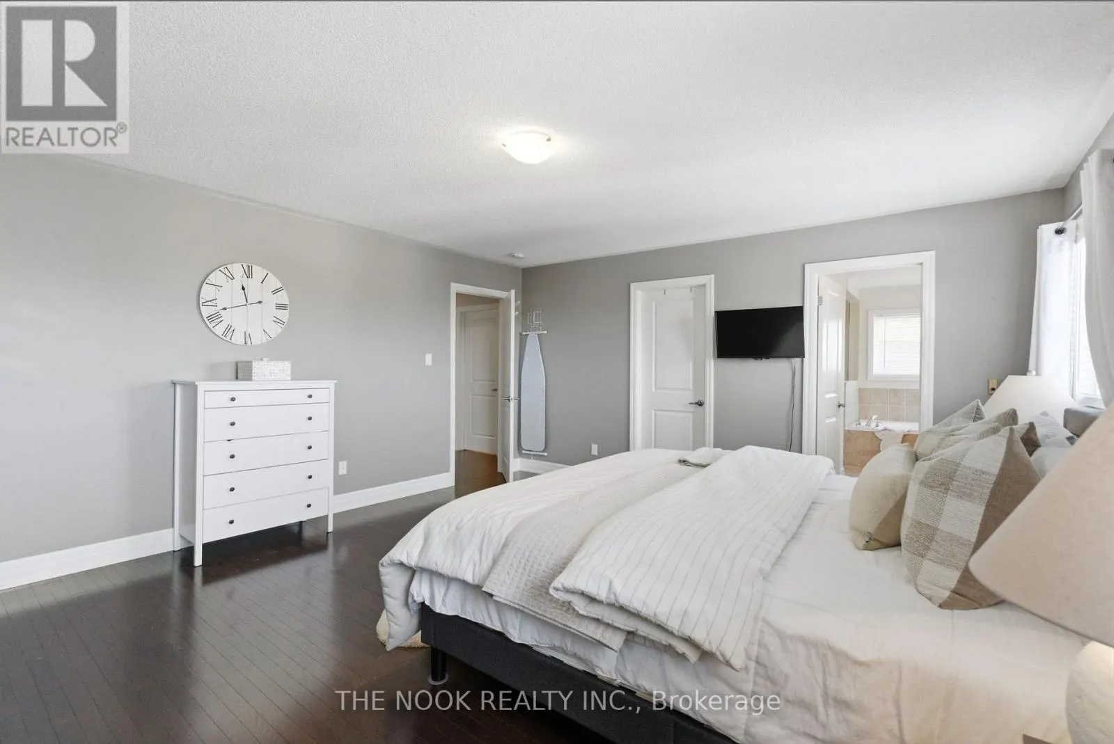 2507 STANDARDBRED DRIVE