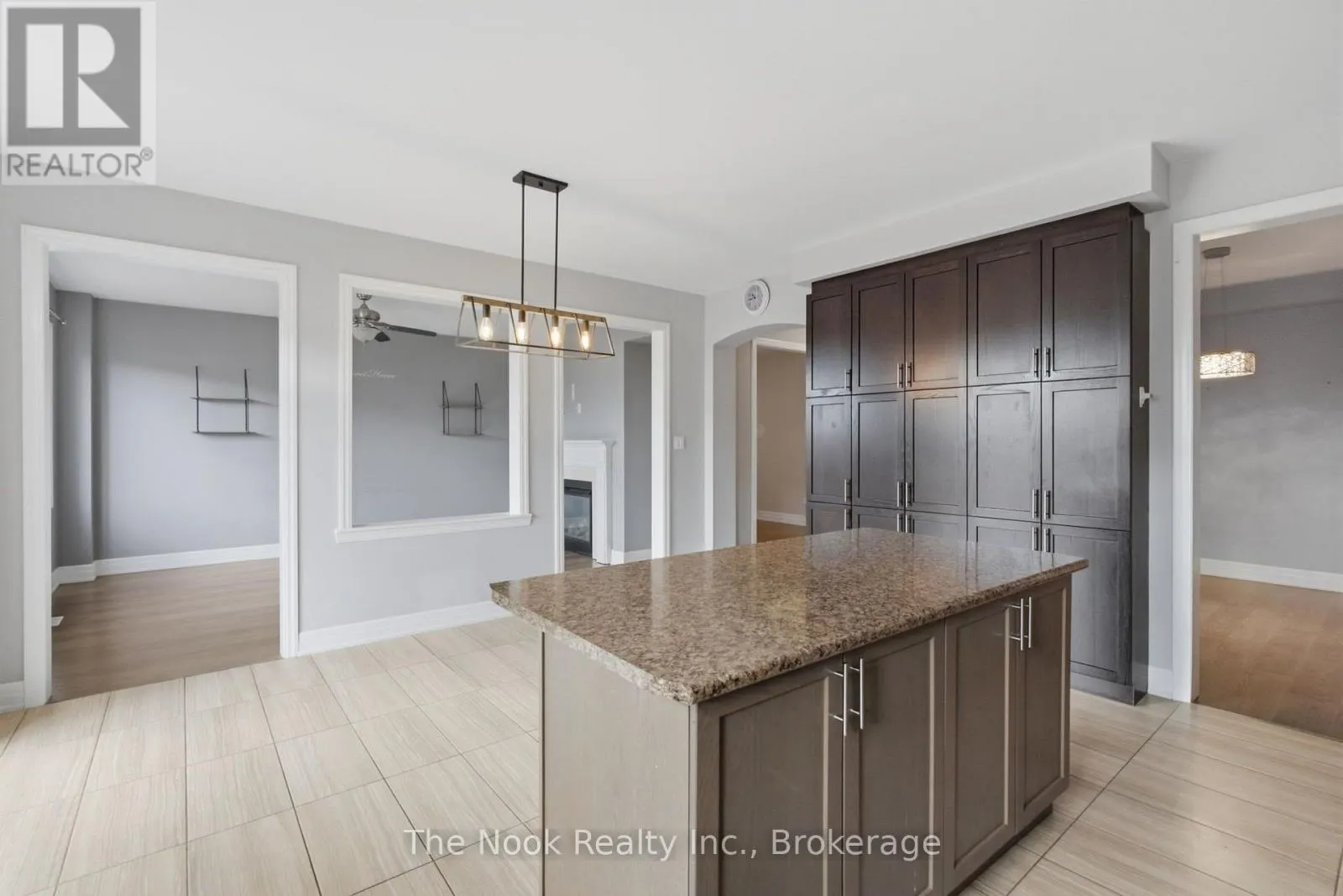 2507 STANDARDBRED DRIVE
