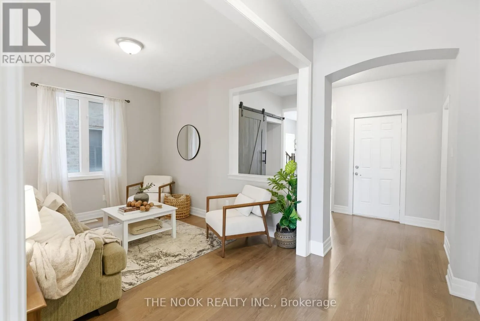2507 STANDARDBRED DRIVE