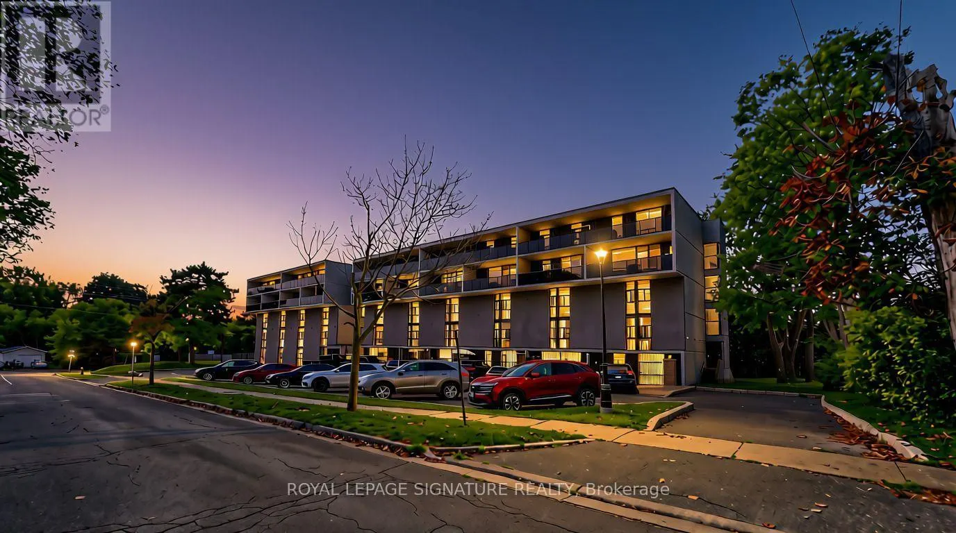 402 - 454 CENTRE STREET S