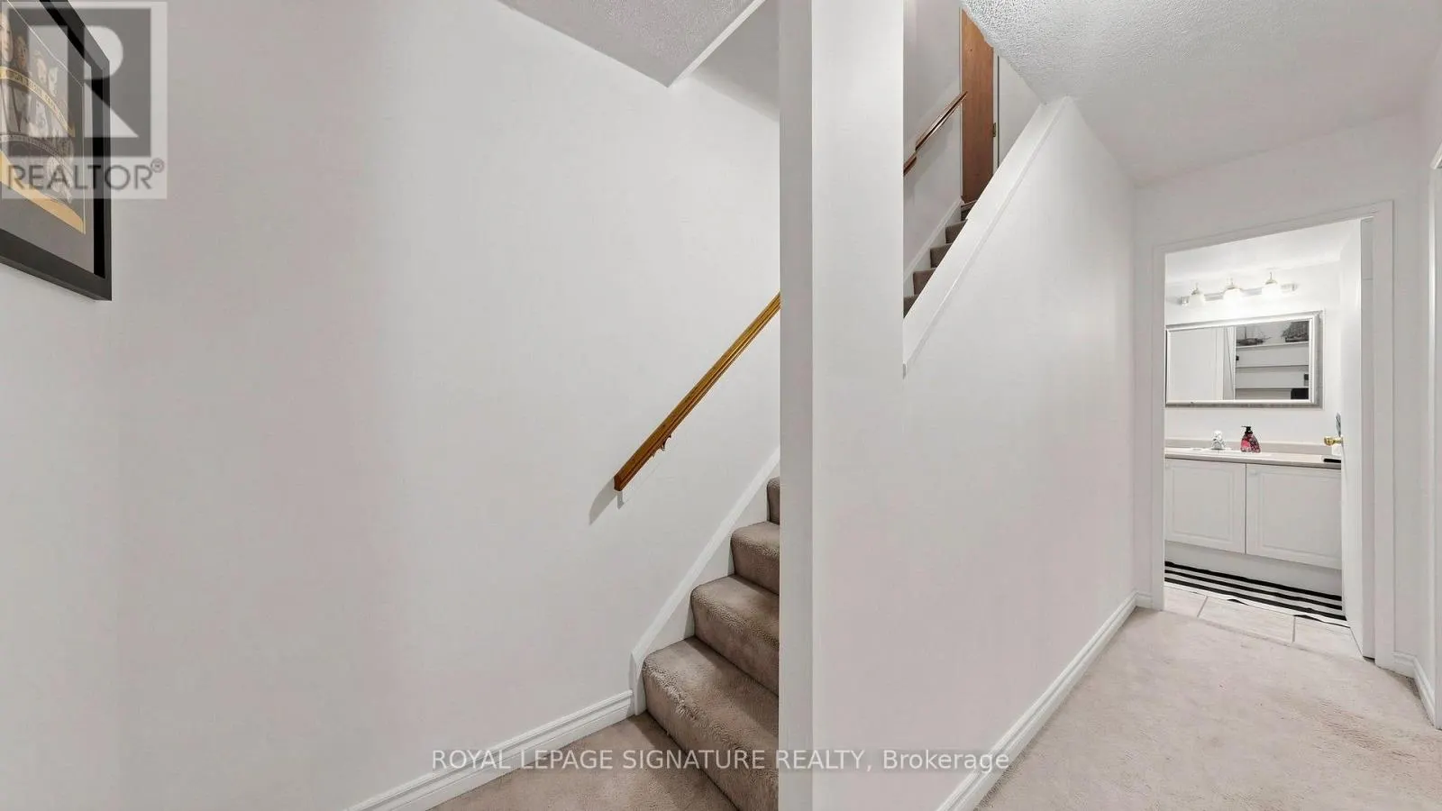 402 - 454 CENTRE STREET S