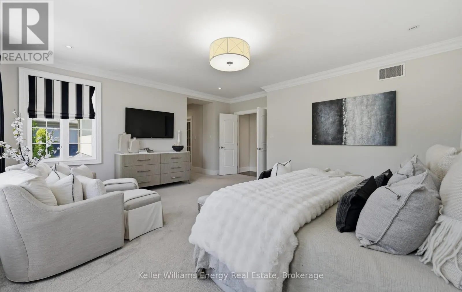 7 WOODINGTON COURT