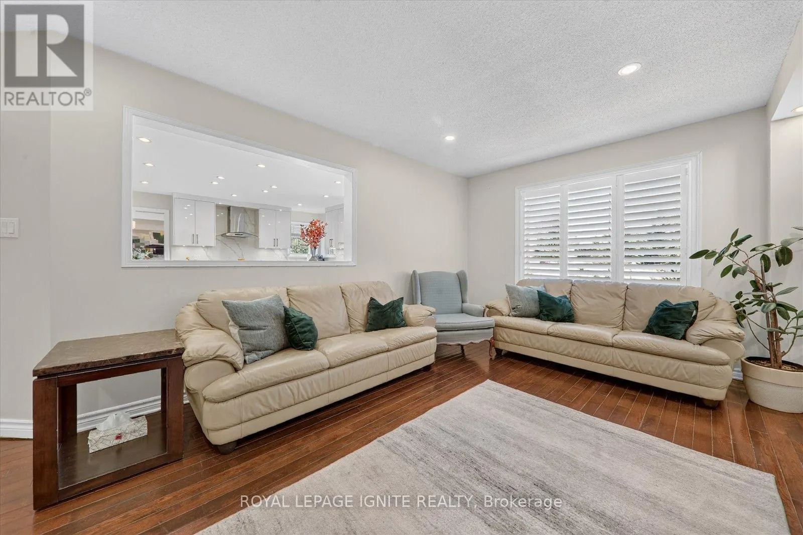 2015 VALEWOOD COURT