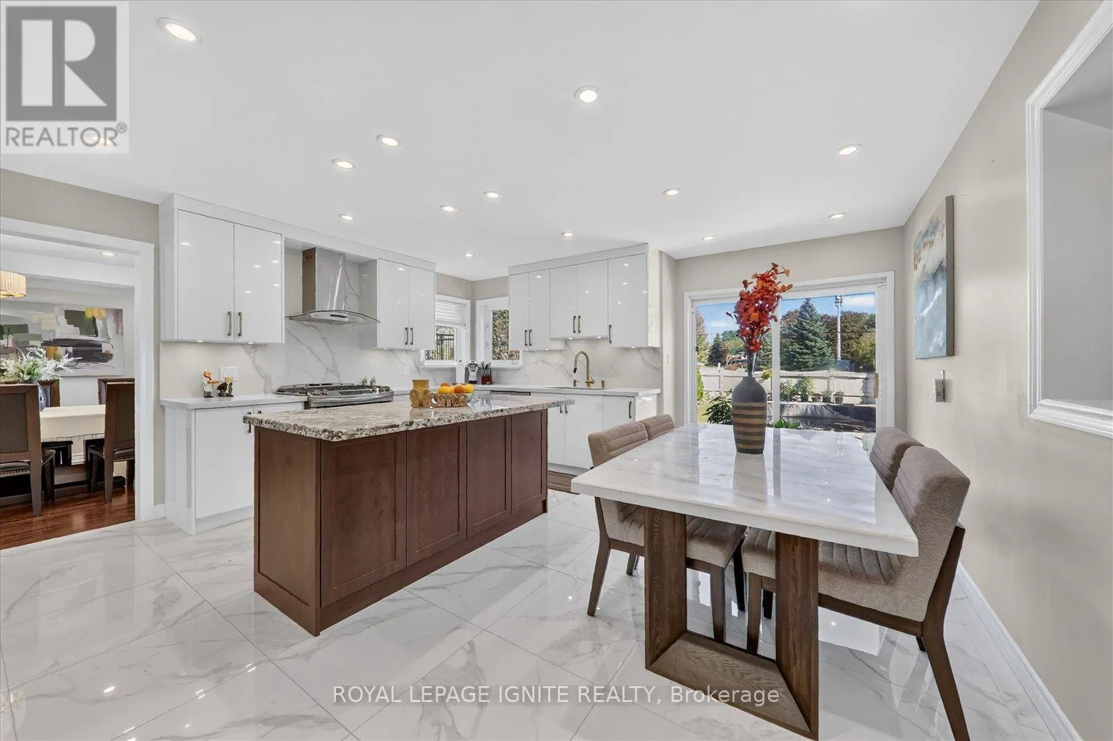 2015 VALEWOOD COURT