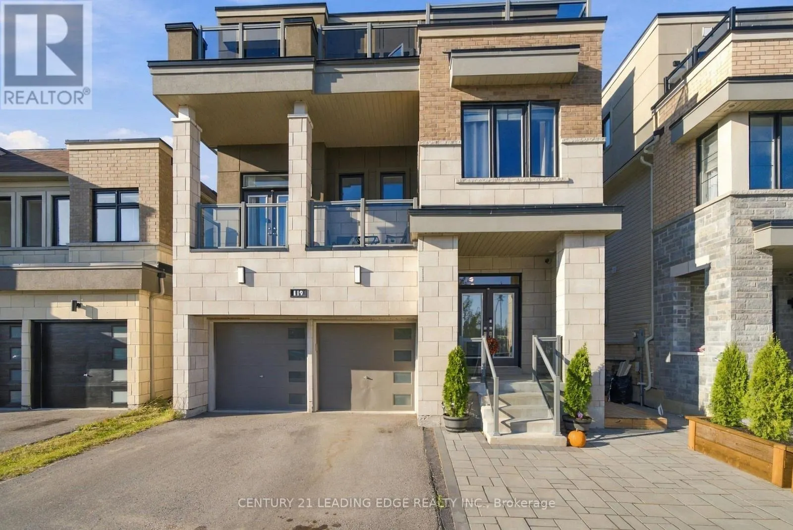 119 YACHT DRIVE