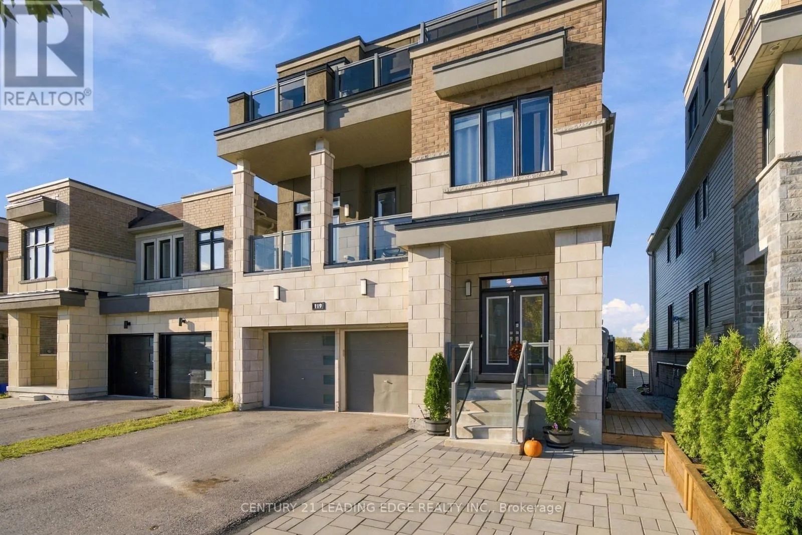 119 YACHT DRIVE