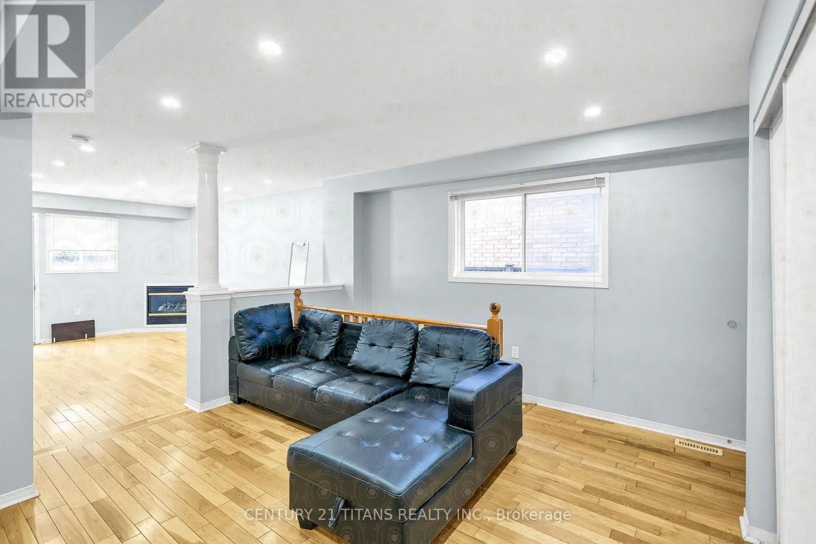 51 MARCHWOOD CRESCENT