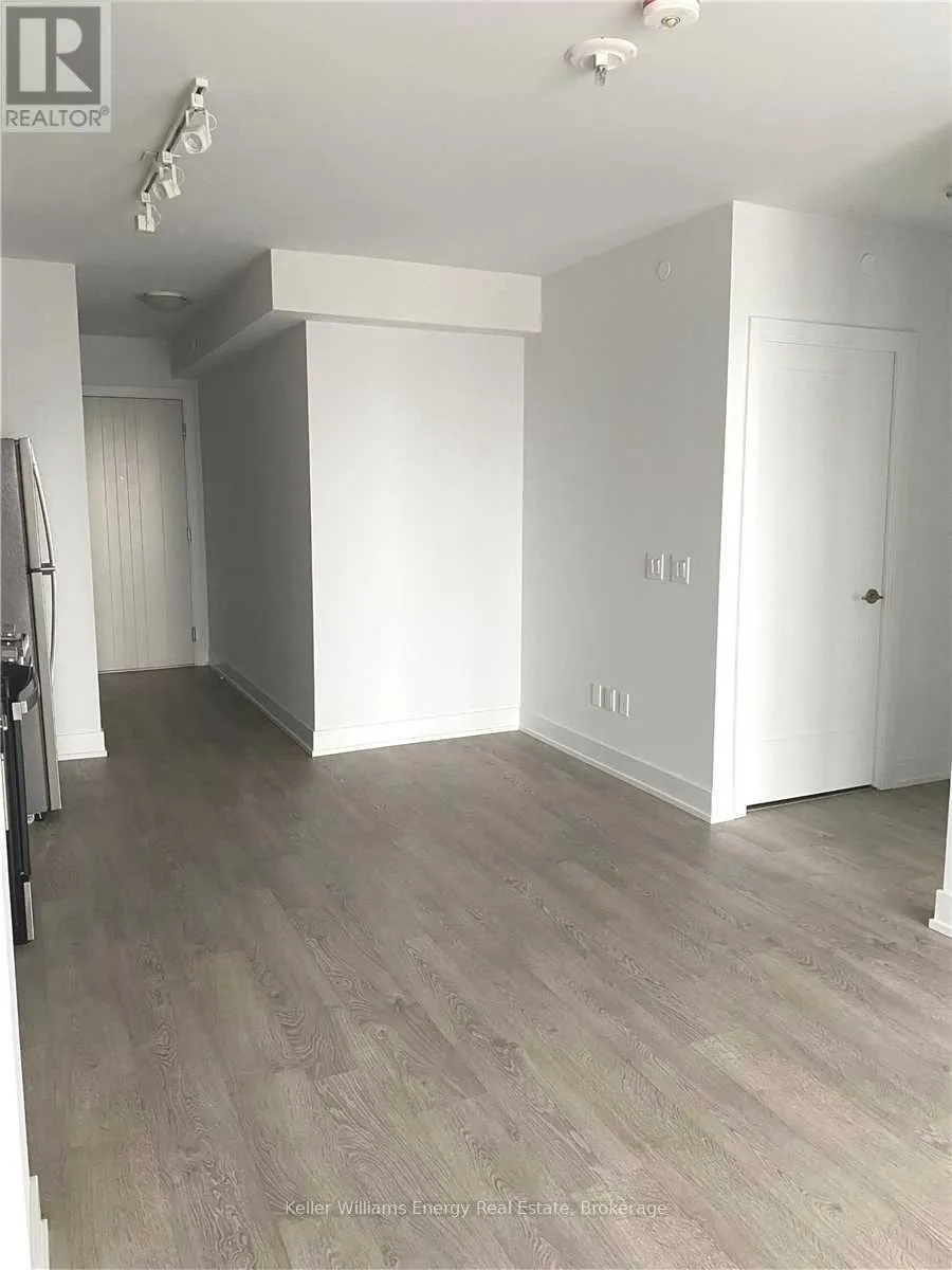 604 - 2550 SIMCOE STREET N #604