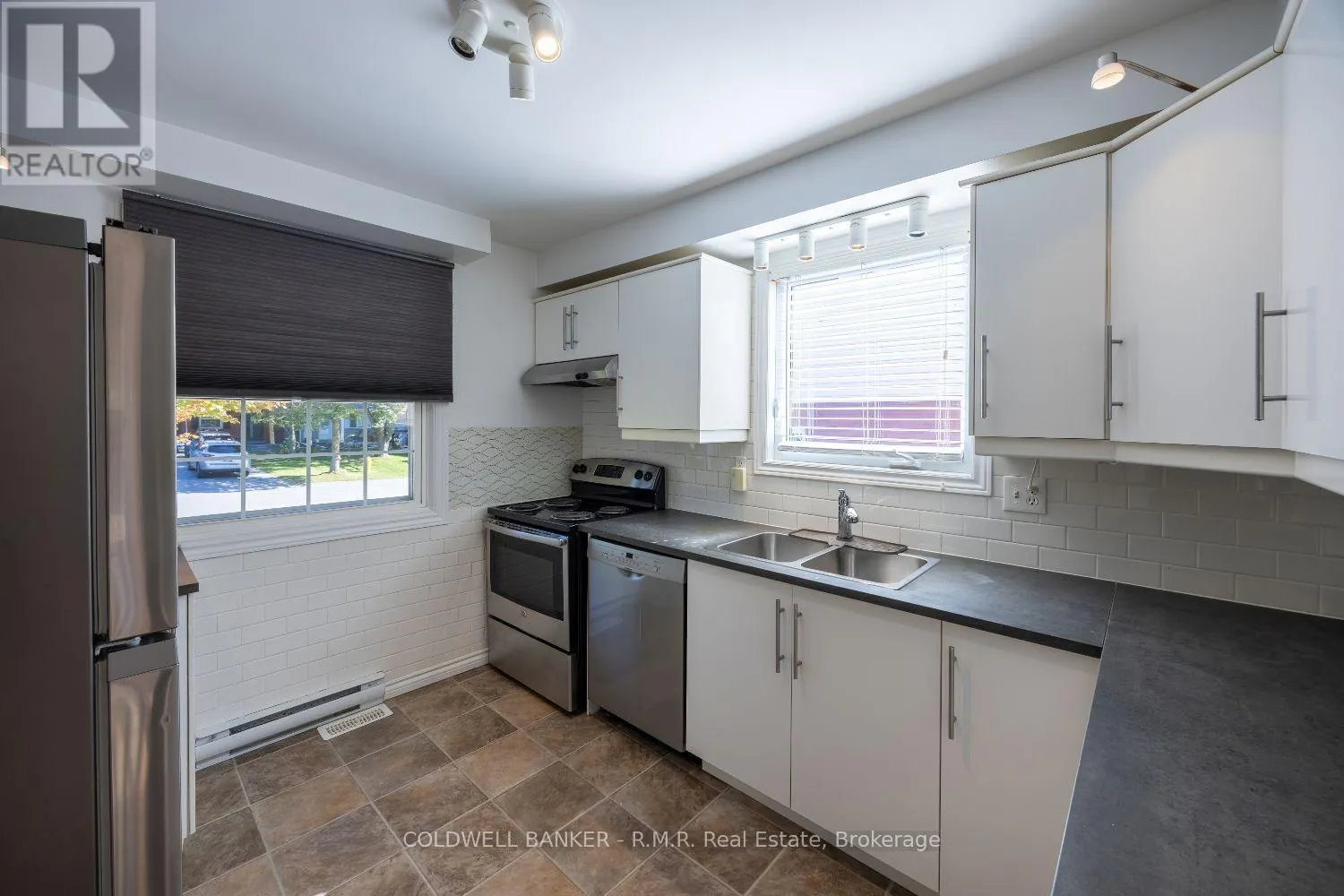 385 TRAILRIDGE CRESCENT