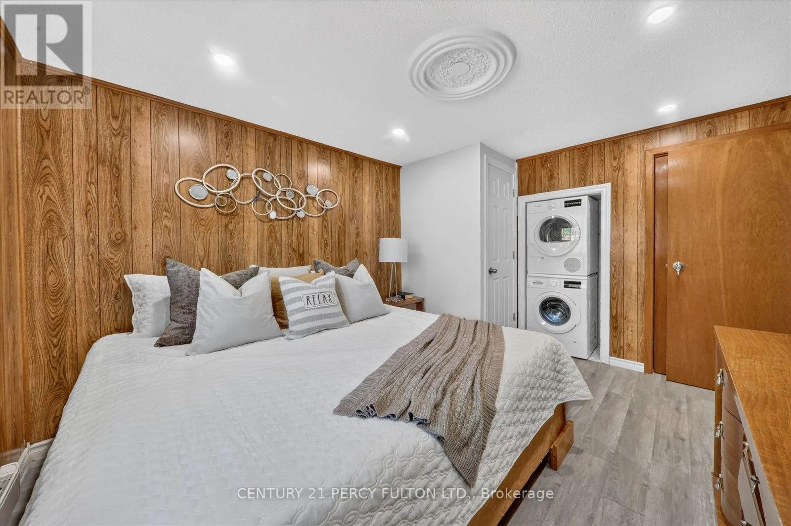 135 CEDAR CREST BEACH ROAD