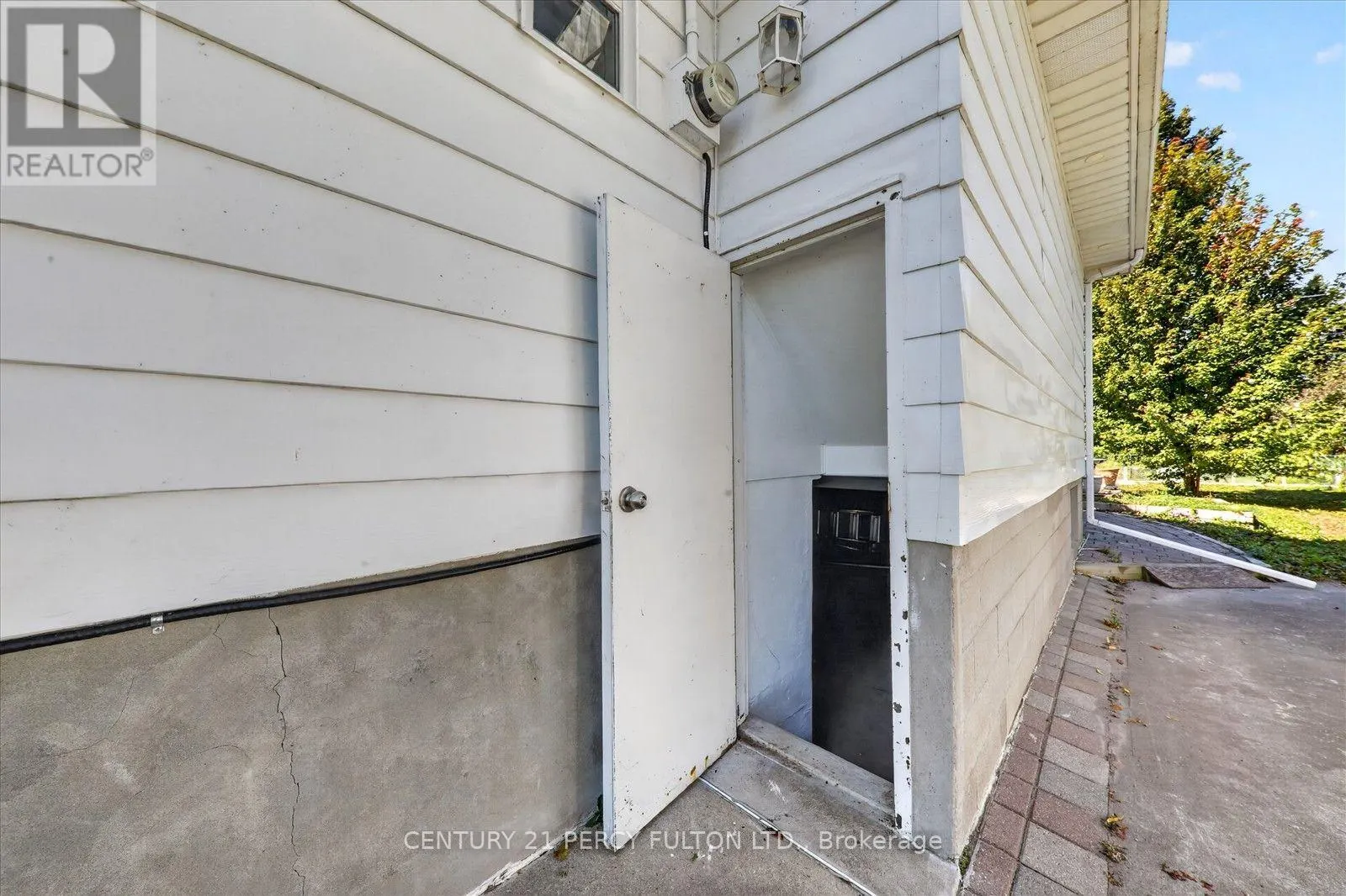 135 CEDAR CREST BEACH ROAD