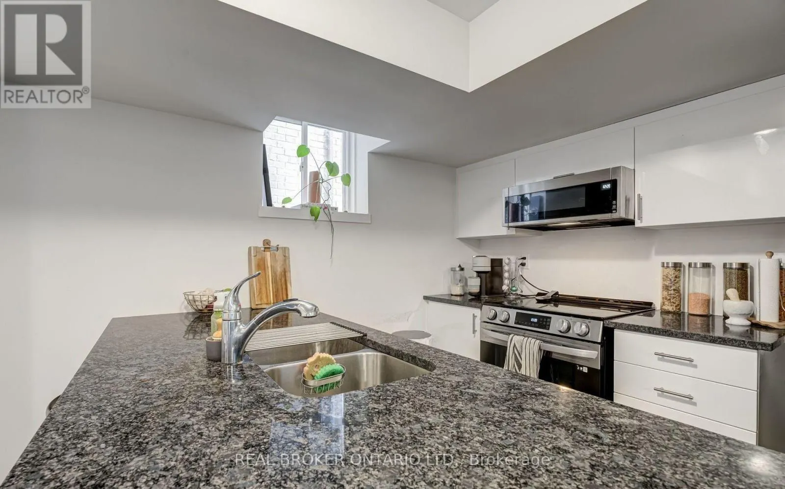 20A - 400 FINCH AVENUE