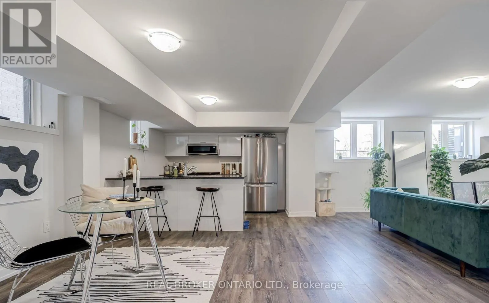 20A - 400 FINCH AVENUE