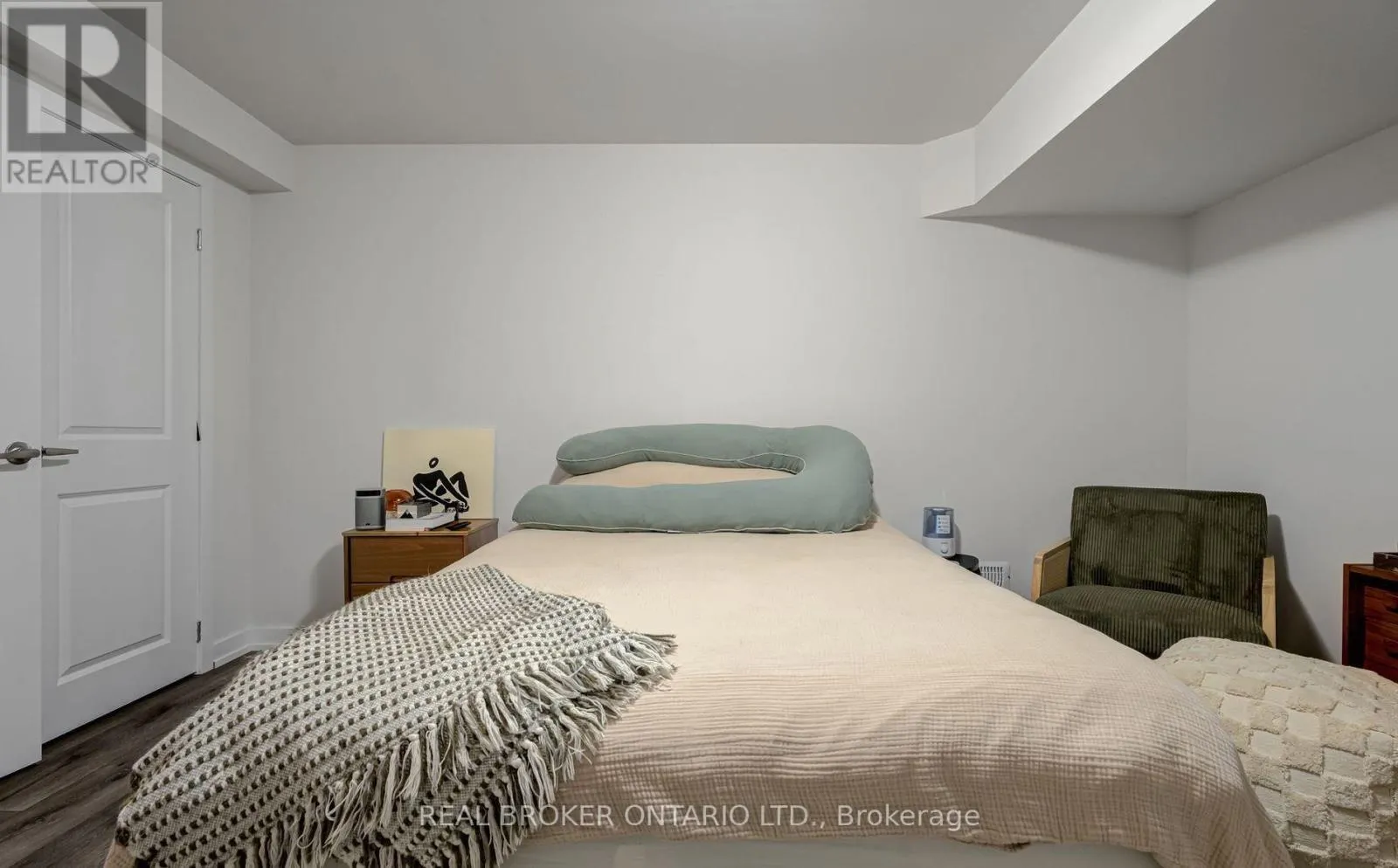 20A - 400 FINCH AVENUE