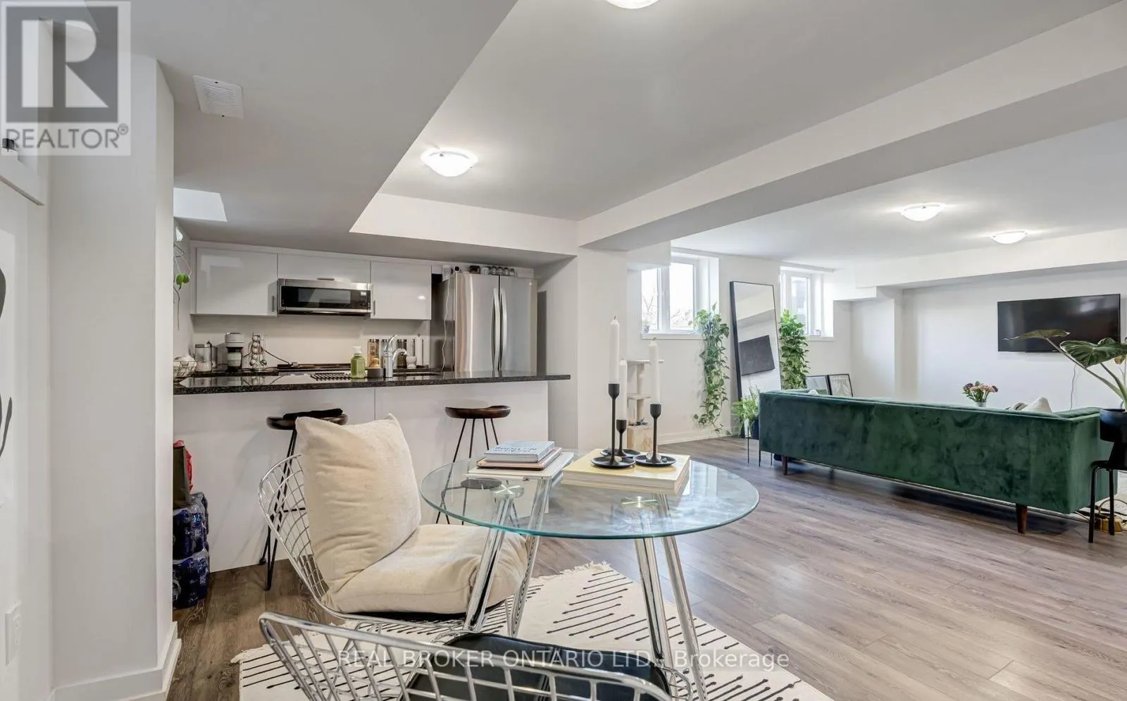 20A - 400 FINCH AVENUE