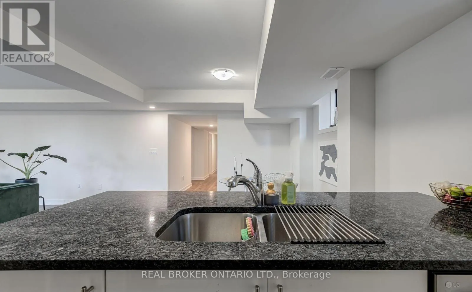 20A - 400 FINCH AVENUE