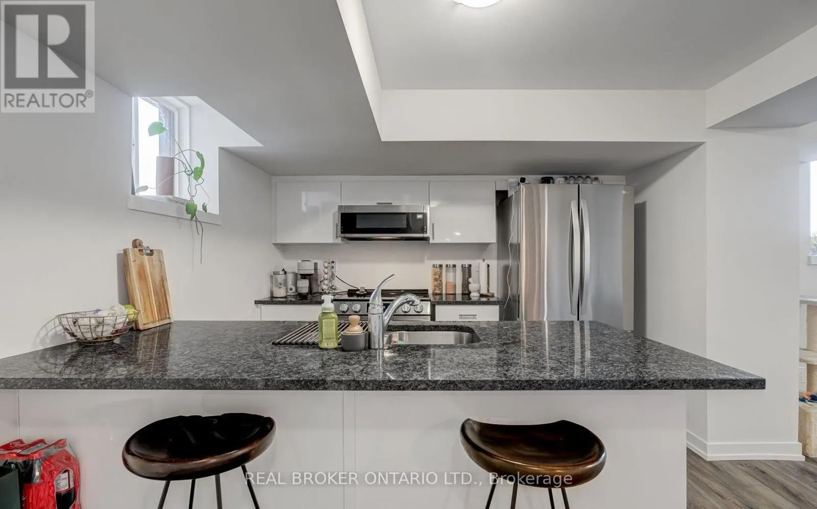 20A - 400 FINCH AVENUE