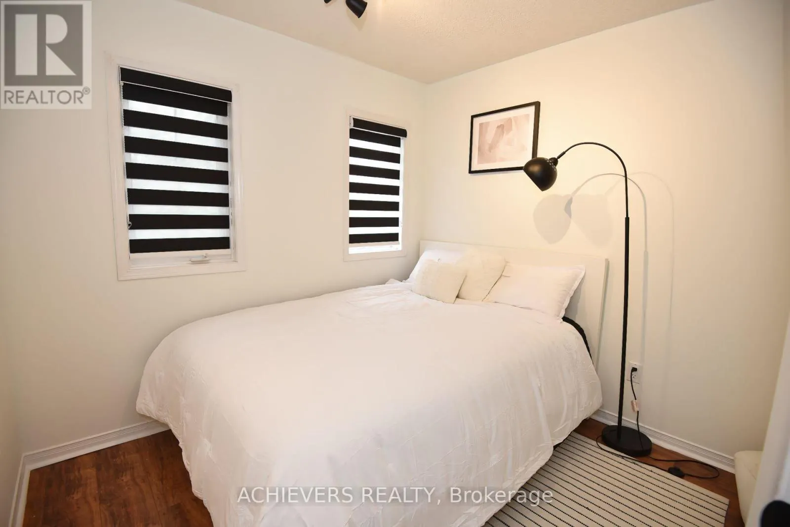 19 MCCULLOCK CRESCENT